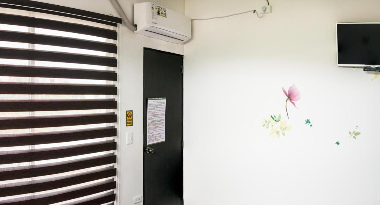 Soga Hostal サンタ・マリアニタ エクステリア 写真